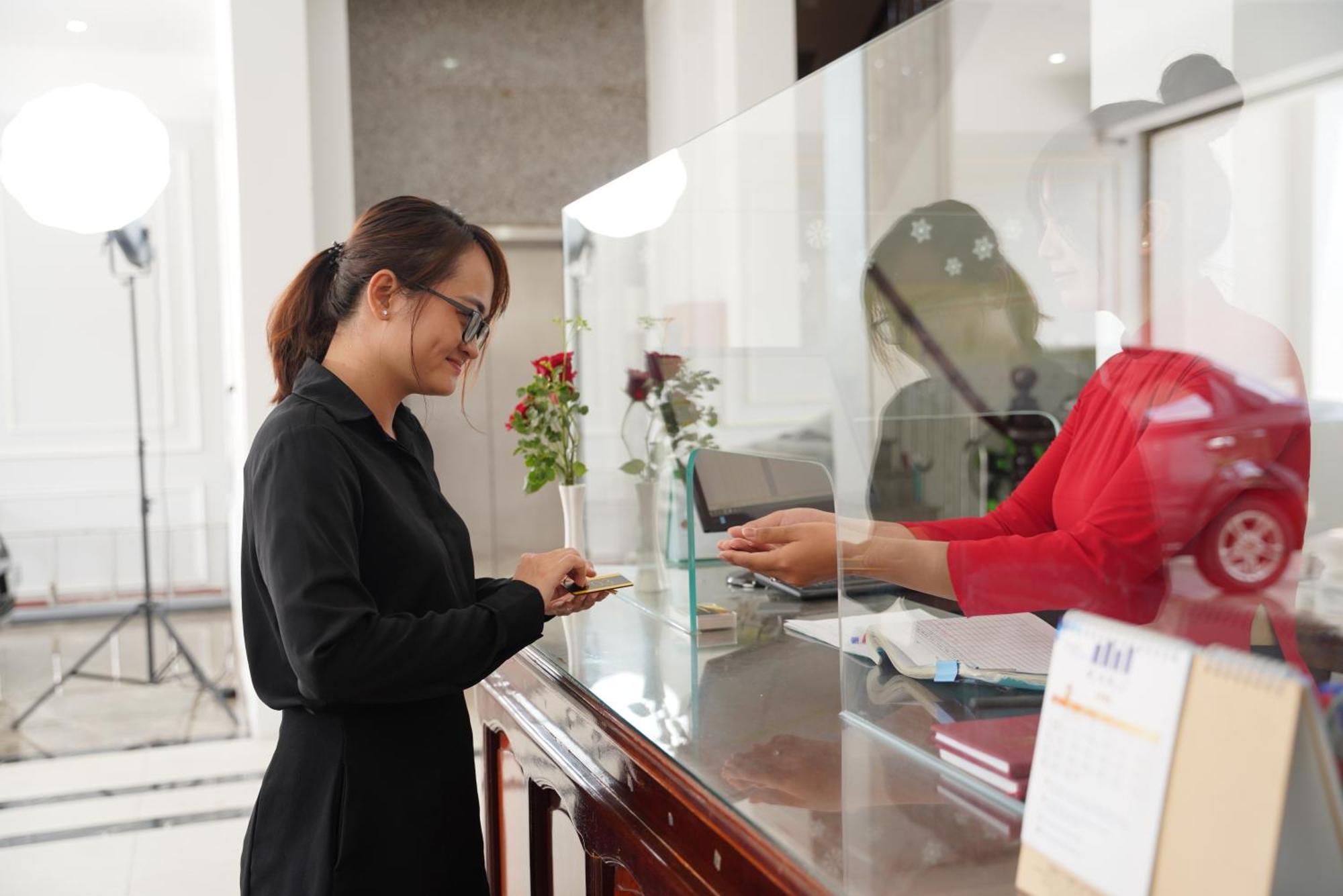 Khách Sạn Đế Vương Hotel Cao Lãnh Exterior foto